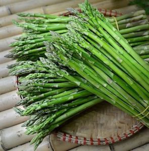 Măng tây organic